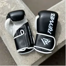 Боксерские перчатки Reyvel maximum protection черно-белые